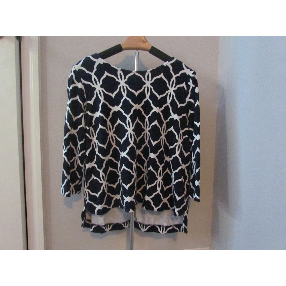 Crown & Ivy Top Medium Black White Geometric Lattice‎ High Low 3/4 Sleeve